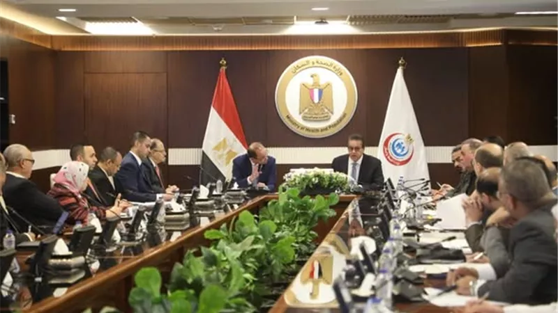 وزير الصحة يبحث مع وزير المالية انتظام سلاسل توريد الأدوية والمستلزمات الطبية