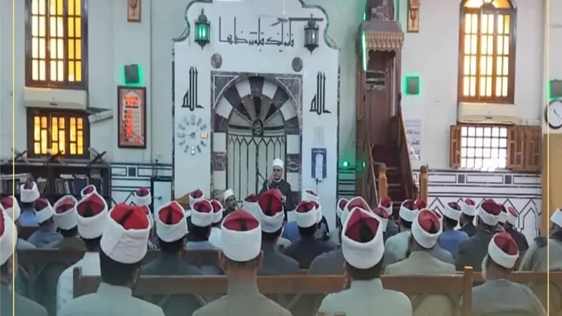 مدير أوقاف أسوان يجتمع بالأئمة للتأكيد على ضوابط العمل الدعوي 