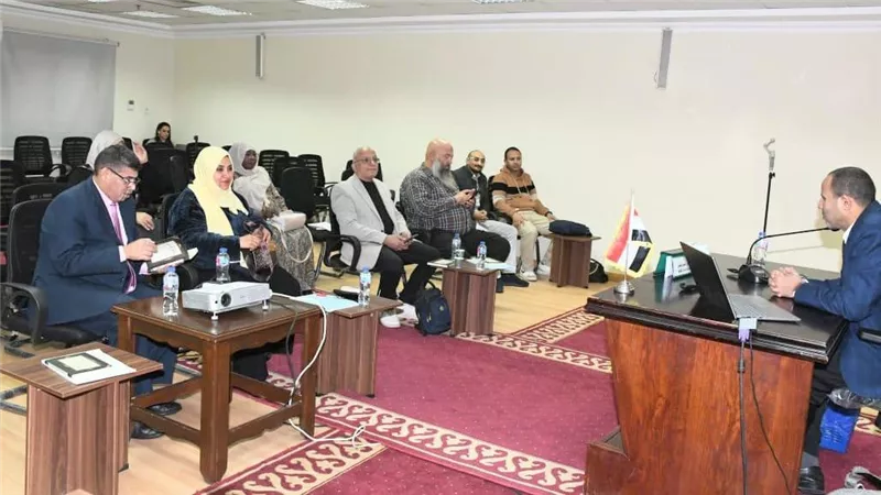  أكاديمية الأوقاف تنظم محاضرة حول 