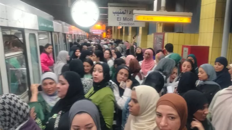تعطل جزئي لحركة قطارات مترو الأنفاق وتأخر صرف التذاكر 