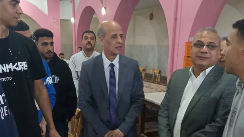 جولة مفاجئة لرئيس جامعة بني سويف داخل المدن الجامعية 