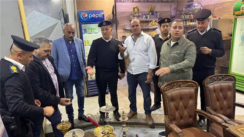 محافظة الجيزة تشن حملة ليلية مفاجئة على المقاهي والتعديات بعدد من الشوارع 