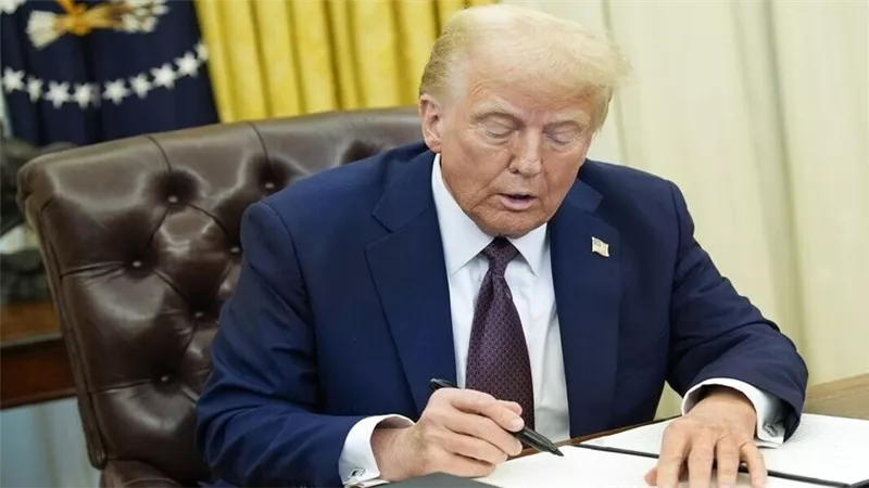 ليس من بينها مصر.. ترامب يوقف الهجرة والتجنيس لمهاجرين من 19 دولة