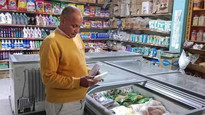 تموين القليوبية تضبط مخزن دقيق غير مرخص وتحيل ٨٢ مخالفة للنيابة