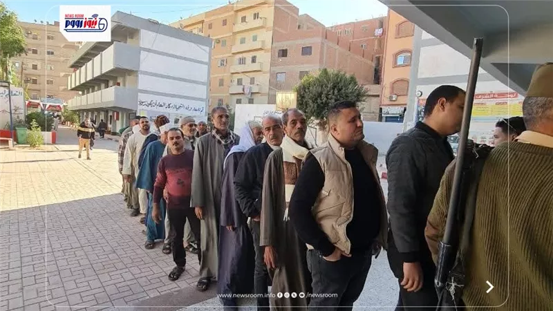 توافد كبير للناخبين على لجان الدائرة الرابعة بالفيوم لإعادة المرحلة الأولى