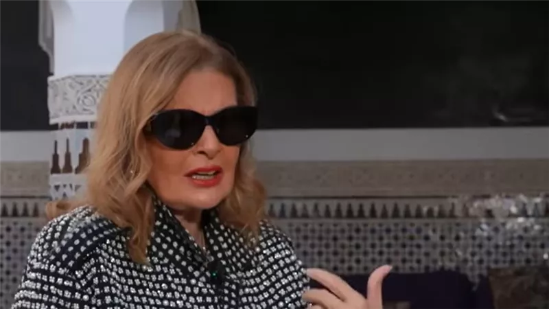 يسرا تهنئ المصريين بآية قرآنية: مسلمين وأقباط إيد واحدة