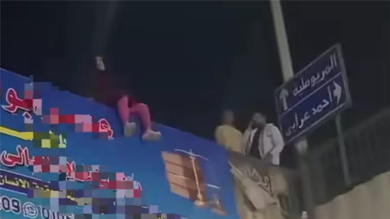  ننفرد بنشر أول صور لسيدة لقيت مصرعها بعد مطاردة لصوص أعلى كوبري بشتيل| شاهد