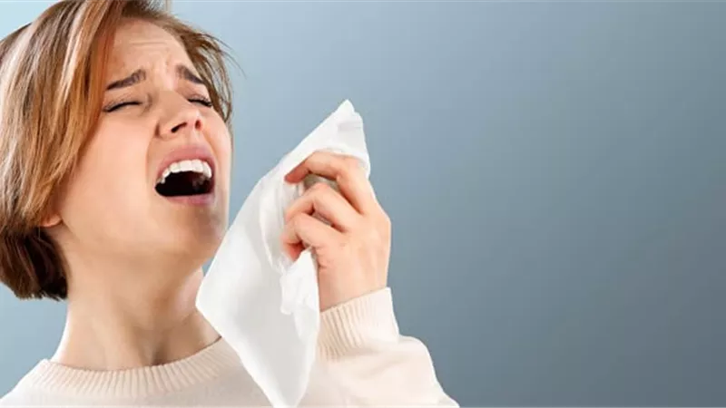 لو بتعطس طول اليوم.. تعرف على الأسباب الحقيقية للعطس المزمن وحلول سريعة