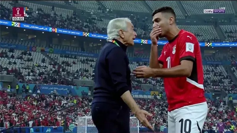 محمد شريف يكشف كواليس ما دار بينه وبين طولان بعد تبديله في مباراة الكويت|فيديو