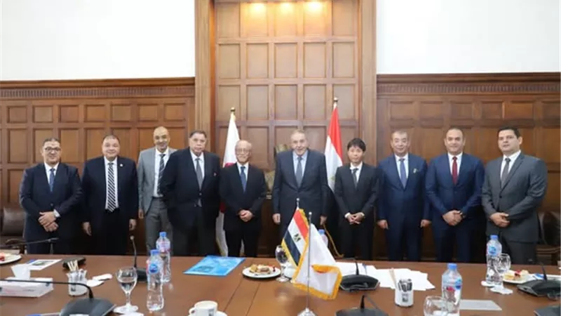 غرفة الإسكندرية تبحث تعزيز التعاون الاقتصادى مع السفير اليابانى
