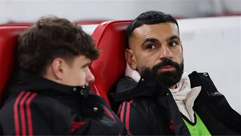 سلوت عن استبعاد محمد صلاح: خطتنا مدروسة لمواجهة ضغط المباريات