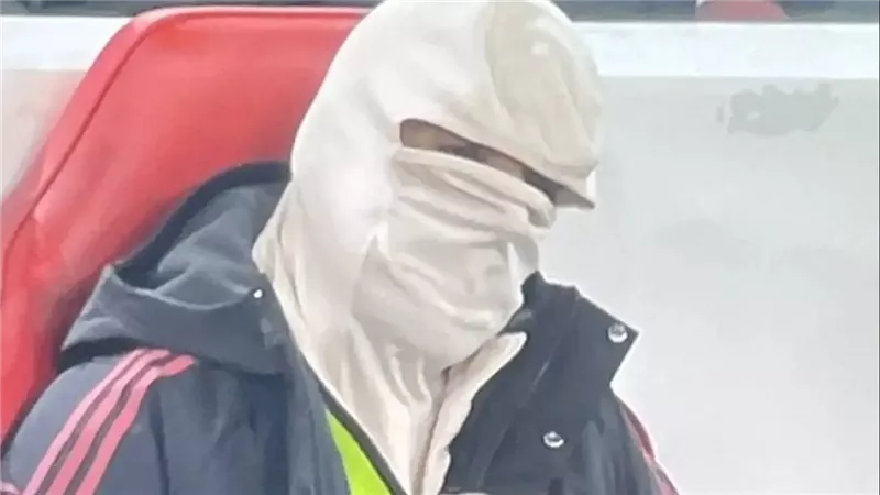 بعد ارتداء محمد صلاح له معلومات عن قناع بالاكلافا 