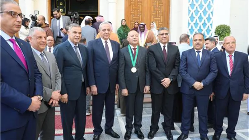محافظ القاهرة يعرب عن سعادته بفوزه بجائزة التميز ويوجه الشكر للرئيس السيسي