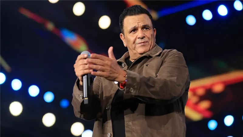 محمد فؤاد يستعد لإحياء حفل رأس السنة بالتجمع الخامس