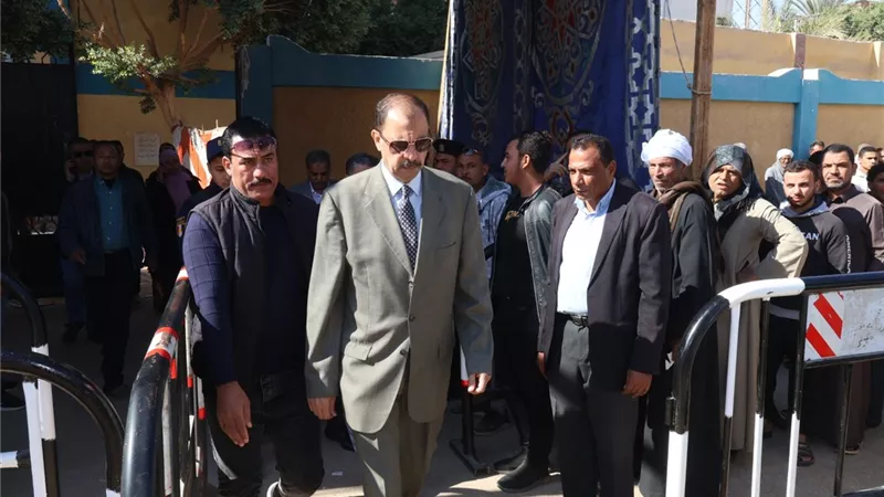محافظ سوهاج يتفقد عدداً من لجان انتخابات النواب بجهينة وطهطا 