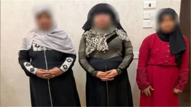 القبض على 3 سيدات بحوزتهم مبالغ مالية  وكروت دعاية لدعم أحد المرشحين بجرجا 
