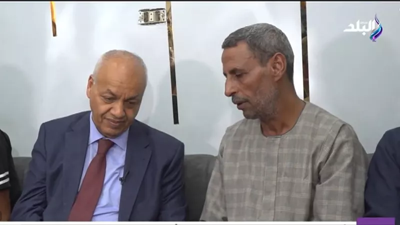 والد شهيد المنوفية ينعى ابنه بالدموع: راح مني ومش عايز غير حضور يوم الشهيد 