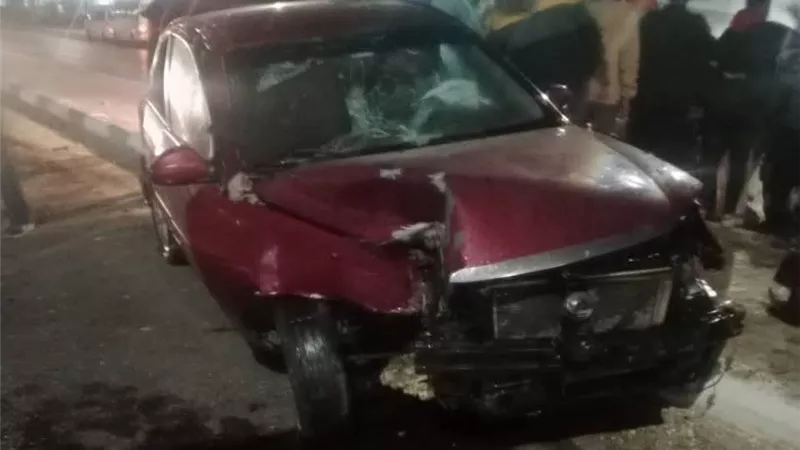 إصابة 2 في حادث انقلاب سيارة ملاكي بطريق السويس العين السخنة 