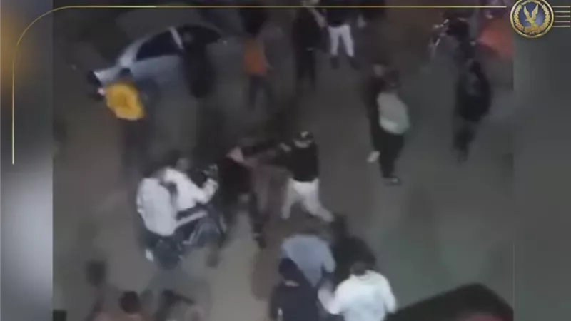 الداخلية تعلن القبض على 3 أشخاص بالسويس بعد تداول فيديو مشاجرة 