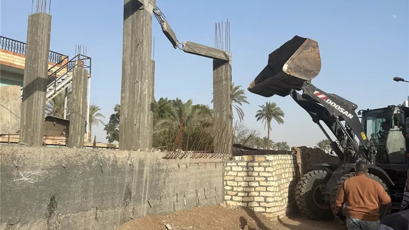 وزيرة التنمية المحلية تحيل عددا من المسئولين بالإسماعيلية للنيابات المختصة