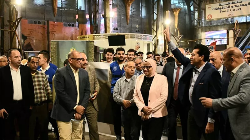 وزير الشباب والرياضة يودّع المشاركين في أولى أفواج قطار الشباب صوب الأقصر