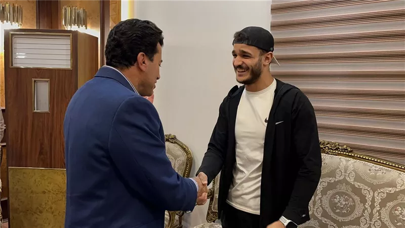 وزير الشباب والرياضة يستقبل البطل  مصطفى حسين بعد إنهاء محاولة تجنيسه