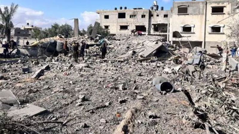 أزمة إنسانية خانقة.. أحمد رفعت يكشف تفاصيل الجوع والقصف في غزة