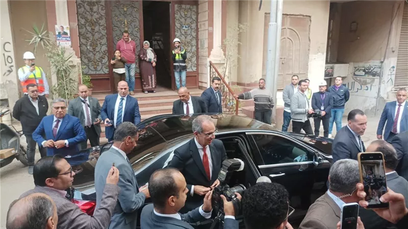 تفقد وزير الاتصالات مشروع إحلال الشبكة النحاسية بالفايبر المعلق في المنصورة