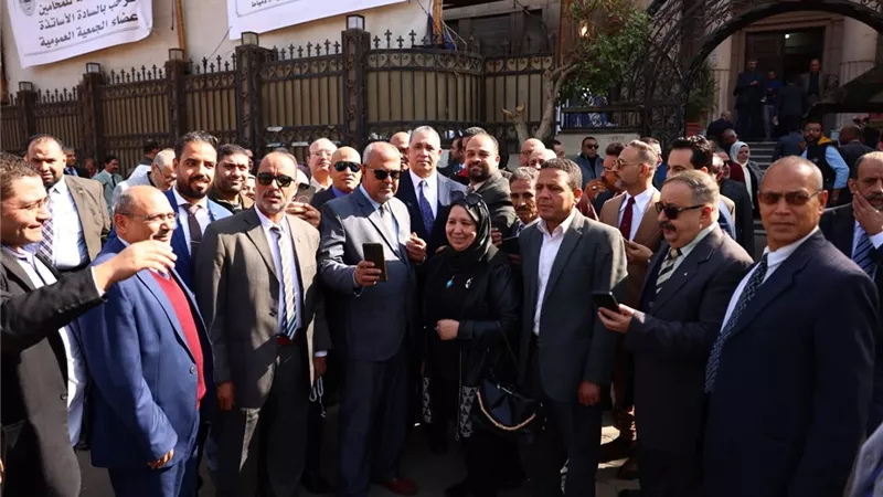 نقيب المحامين يستقبل أعضاء الجمعية العمومية من مختلف المحافظات 