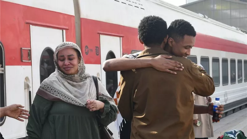 السكة الحديد تسير رحلة جديدة للأشقاء السودانيين ضمن عودتهم الطوعية 