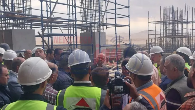 كامل الوزير يتفقد محطة القطار السريع بالأقصر ويتابع معدلات تنفيذ الخط الثاني