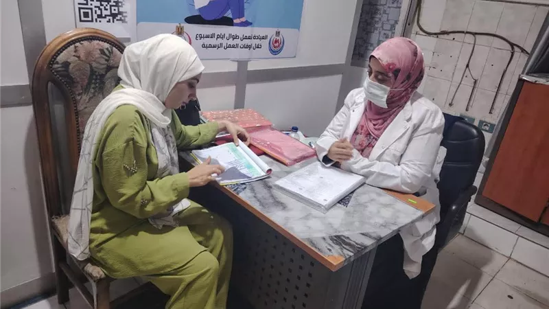 وكيل صحة دمياط يشدد على انتظام الخدمات الصحية وتوافر الأدوية بالمراكز والوحدات