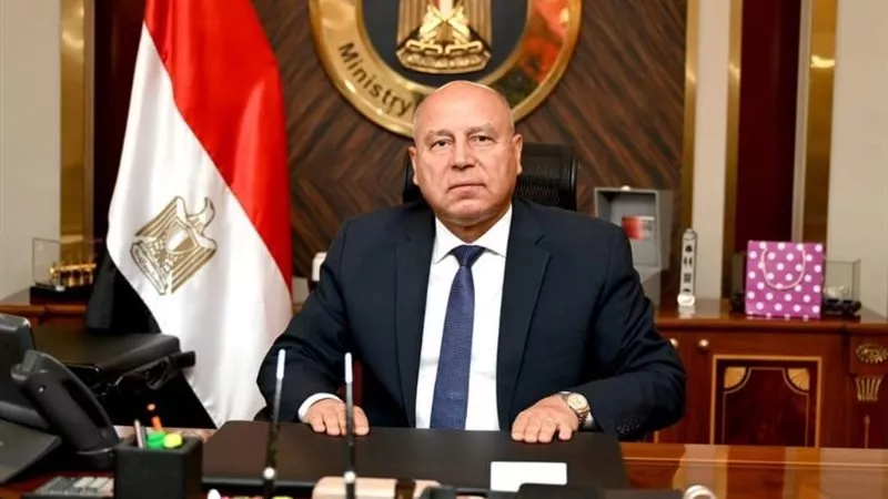 جولة ميدانية لوزير الصناعة بقنا لمتابعة جاهزية منطقتي قفط وهو الصناعيتين