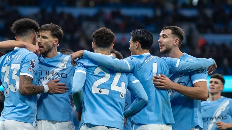 نادي مانشستر سيتي يراقب بيدرو نيتو تحسبا لرحيل سافينيو