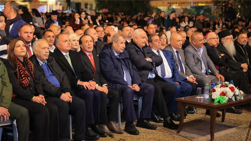 بيت لحم تستعيد بريقها: إضاءة شجرة الميلاد 2025 بعد عامين من التوقف