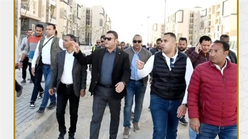 وزير الإسكان يتفقد مشروع 