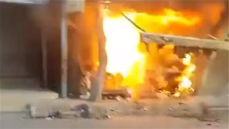 ماس كهربائي.. التحريات تكشف أسباب حريق في محل تجاري أسفل عقار بالمرج