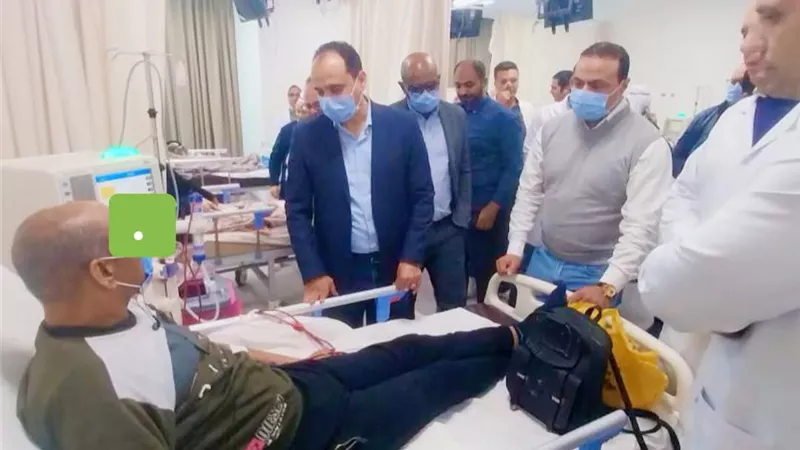 مدير هيئة الرعاية الصحية يتفقد قسم الغسيل الكلوى بمجمع السويس الطبي