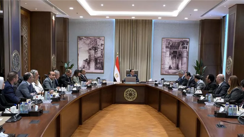 رئيس الوزراء يتابع الموقف التنفيذي لمشروع تطوير حديقتي الحيوان والأورمان