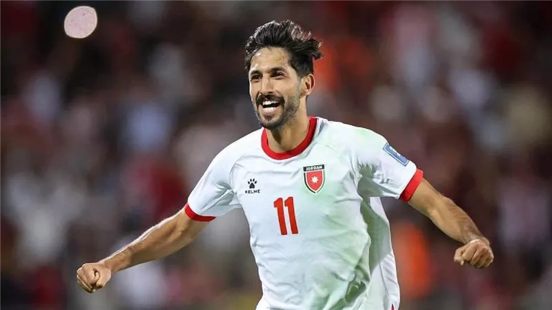الأهلي يدرس التعاقد مع يزن النعيمات لتعويض غياب وسام أبو علي
