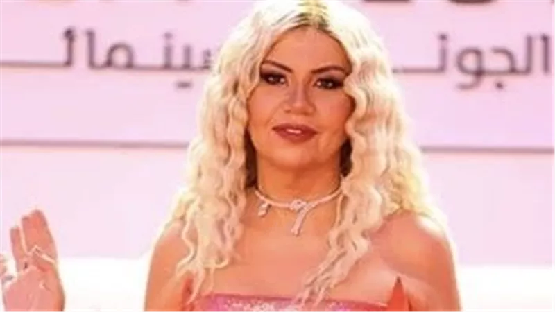 من بوسي شلبي إلي مايا دياب.. ألوان- الشعر الدافئة تتصدر صيحات الشتاء 