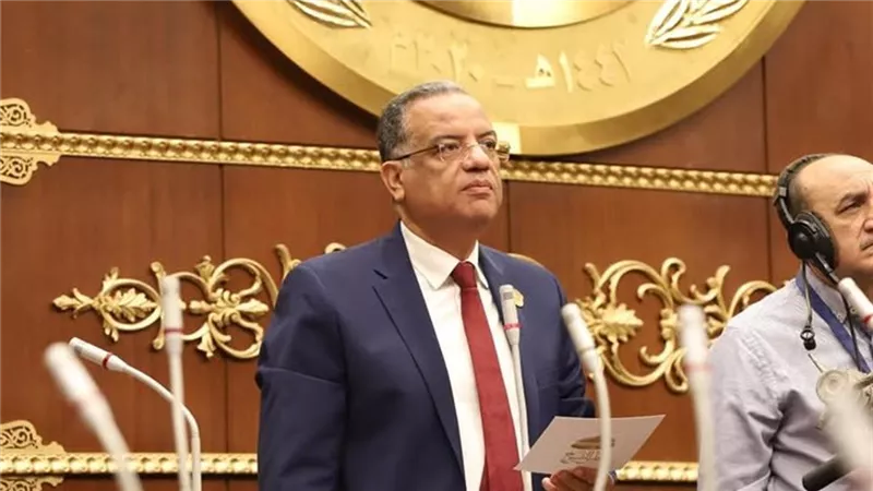 محمود مسلم يطالب ببث جلسات البرلمان على الهواء تعزيزا للشفافية