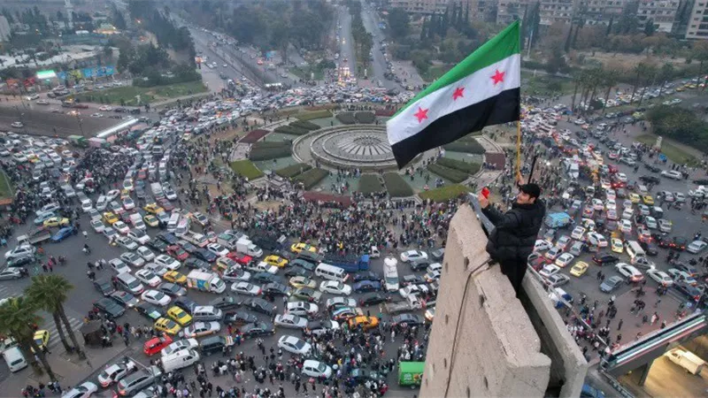 هتافات وأعلام.. فيديو لجيش سوريا الجديد يشعل مواقع التواصل
