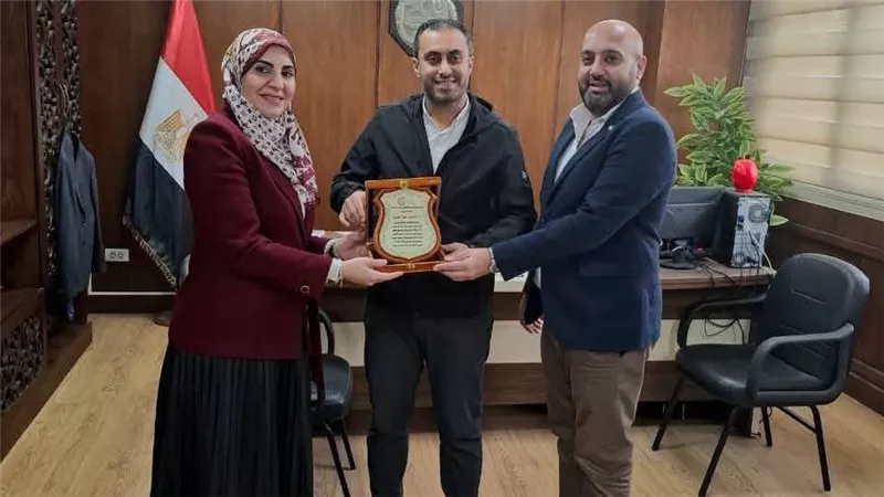 الإدارة المركزية للطوارئ والرعاية الحرجة تكرم مدير حضانات الشرقية