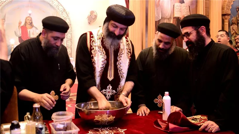 الأنبا مينا أول أسقف قبطي يطيب رفات سانت كاترين في كنيستها بالناصرية