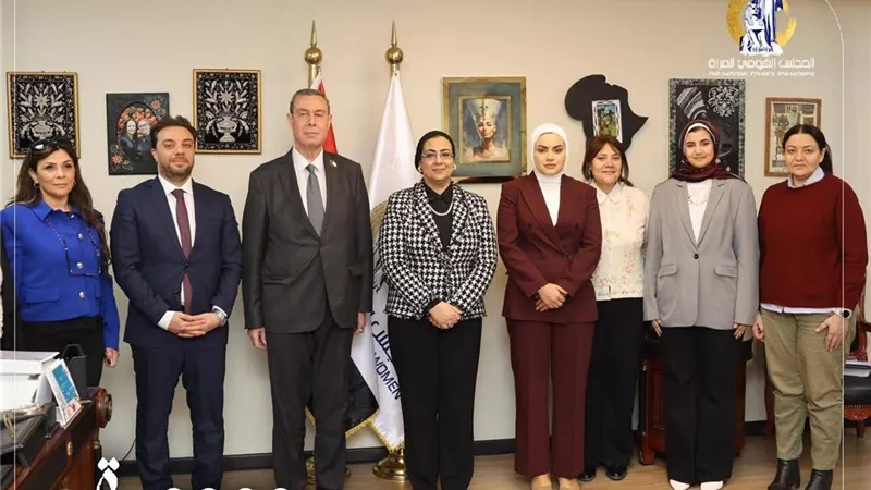 لتعزيز آفاق التعاون المستقبلي.. رئيسة القومي للمرأة تستقبل سفير فلسطين