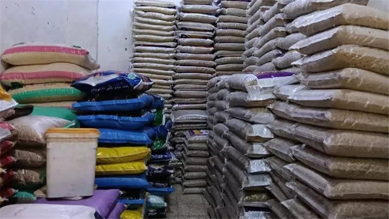 تموين القليوبية: ضبط 2.5طن أرز و700 لتر زيت و200 كجم طحينة مجهولة المصدر 