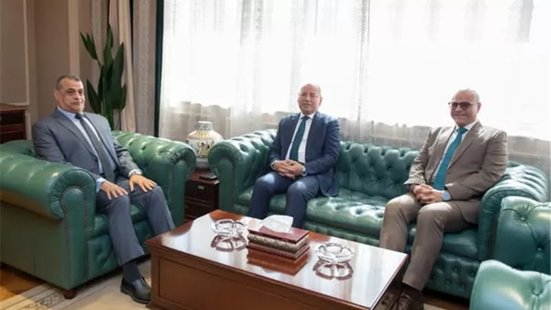 وزير الإنتاج الحربي يستقبل محافظيّ القاهرة والقليوبية لبحث تعزيز التعاون 
