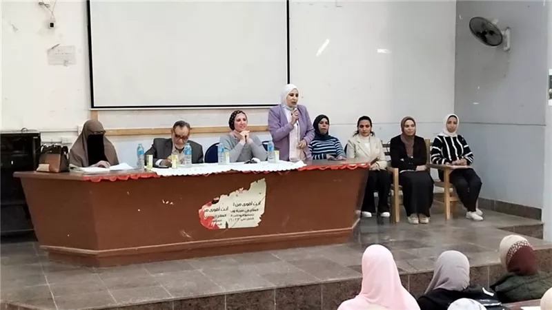عميد خدمة اجتماعية بني سويف يشدد على أهمية التعاون بين الجامعة والمجتمع المدني