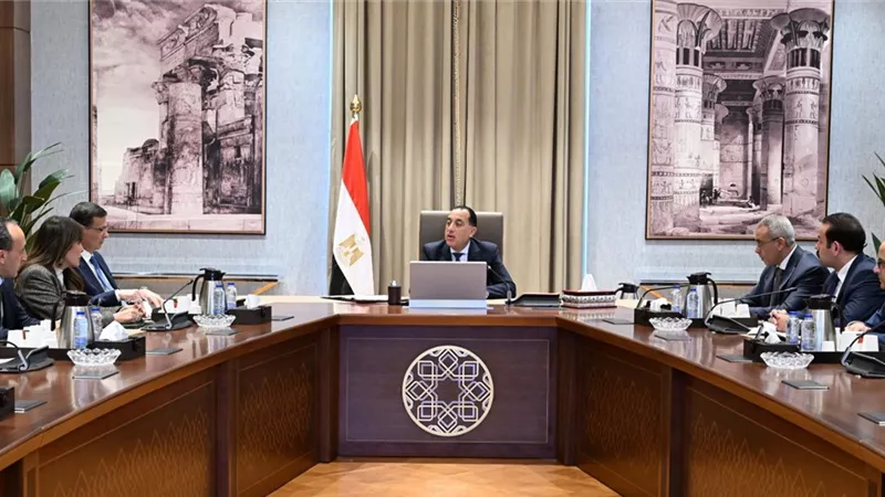 رئيس الوزراء يتابع جهود توافر السلع الغذائية والمنتجات الزراعية في الأسواق
